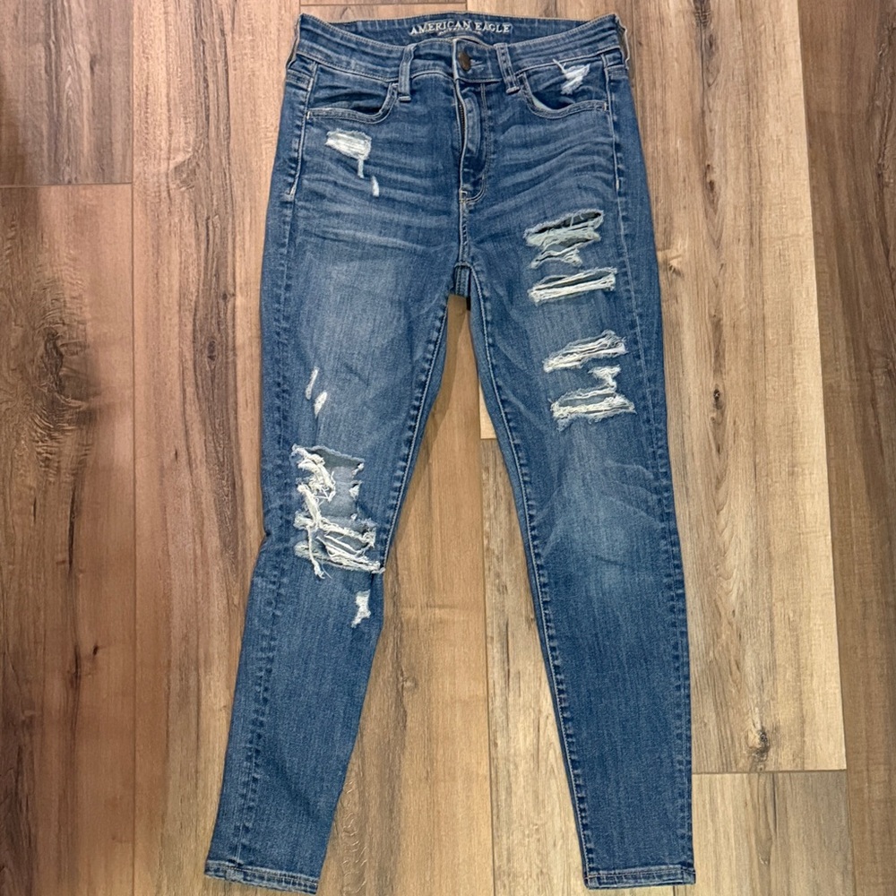 American Eagle Outfitters Women's Ripped Blue Skinny super stretch size 4 short